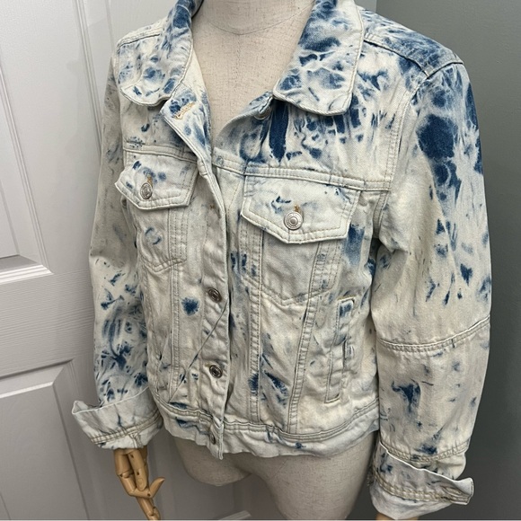 Free People Jackets & Blazers - Free People White and Blue Tones Tie Dye Denim Jacket Size Small